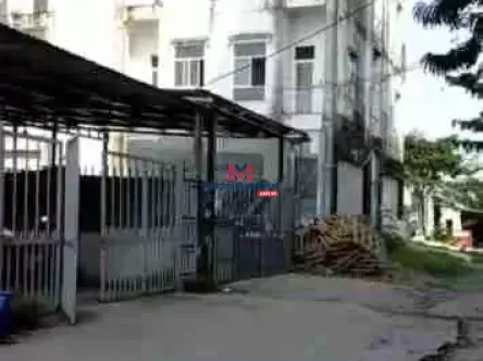  Cần bán gấp 1487m2 đất phường Thạnh Lộc, Quận 12. Hiện hữu sẵn 1 toà công trình nhà ở 3 tầng.