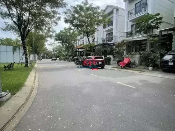 Bán nhà biệt thự Nine South Estates DT 140m2 trệt 2 lầu áp mái full nội thất