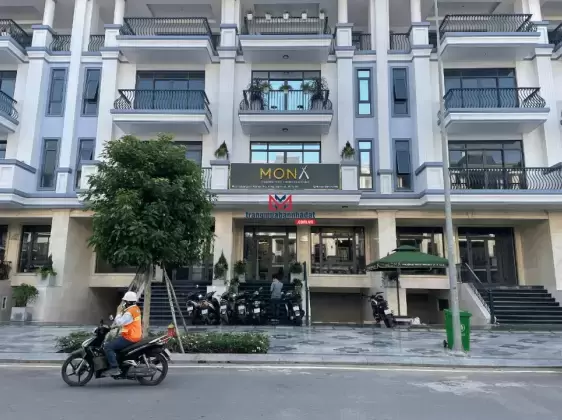 Bán căn nhà phố thương mại ngang 7mx22m. Đường 20m kinh doanh sầm uất. Hướng ĐN - sổ hồng