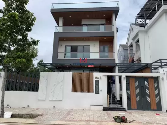 Cần bán gấp căn biệt thự Jamona Bùi Văn Ba, DT 180m2
