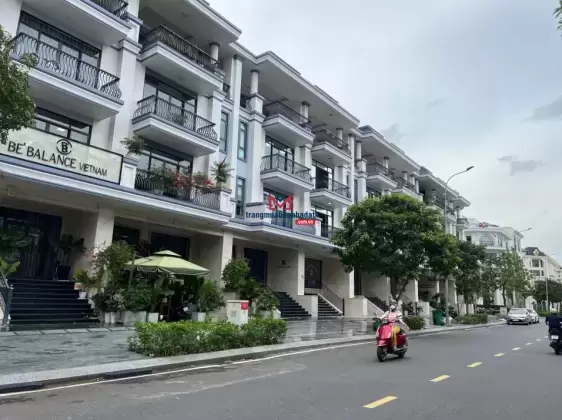 Nhà phố Vạn Phúc City 7x21 hầm 4 tầng 35.5 tỷ vị trí trung tâm hướng Đông Nam