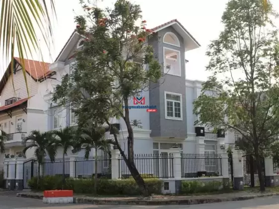Villa Nam Thiên, Phú Mỹ Hưng, Q. 7 15x19m, 116 tỷ