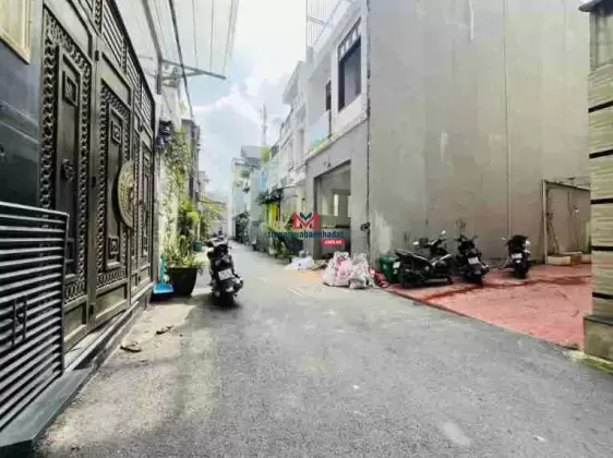 Bán đất sát Phạm Văn Đồng - Liền kề Vành Đai 2 DT 54,6m2 dân cư đông đúc Xây dựng kín giá chỉ 4,6tỷ