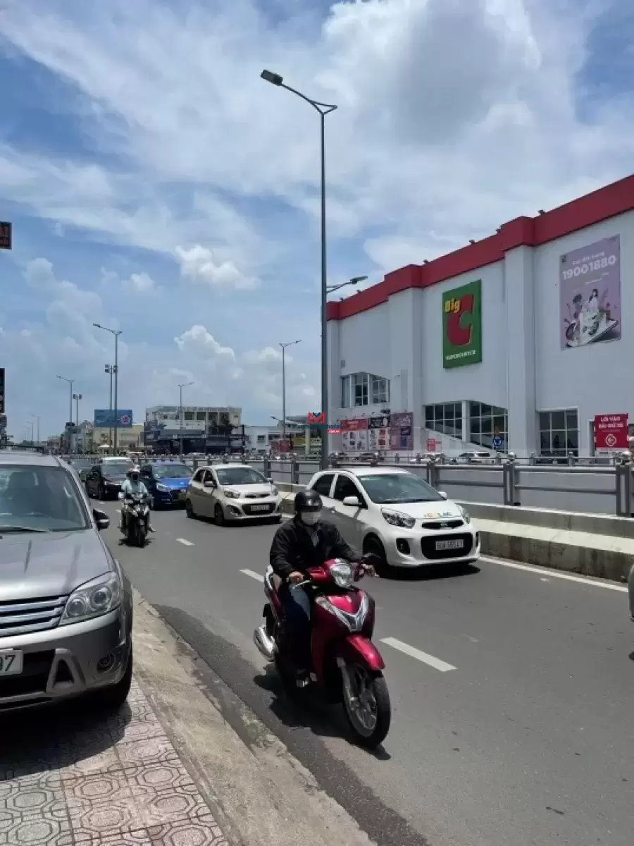 classifieds/2025_01/ban-nha-01-tret-02-lau-shr-hoan-cong-mat-tien-dong-khoi-3.jpg