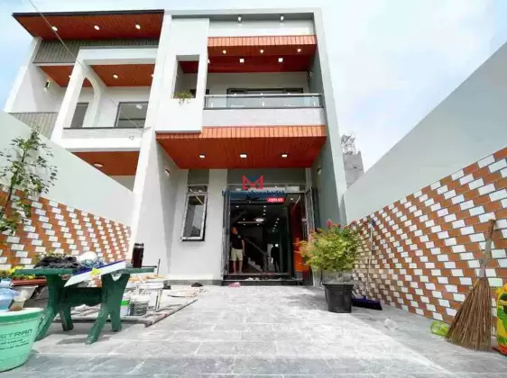 Săn nhà giá rẻ cuối năm 5x25m, 1 trệt 1 lầu đúc thật sổ hồng riêng có hoàn công giá 2tỷ9