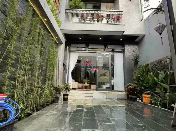 Bán nhà 3 tầng Nguyễn Công Hãng, gần Huỳnh Ngọc Huệ, xe ô tô đậu đỗ cả ngày