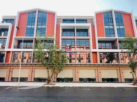 Giảm 3 tỷ căn duy nhất shop 70 m2, mặt đường trục chính 25 mét. Còn 10,7 tỷ Vinhomes Ocean Park 3