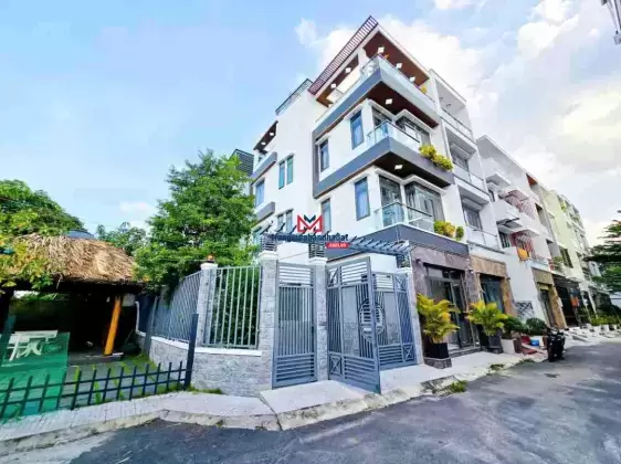 Sở hữu nhà đẹp có sân vườn full nội thất đường xe hơi Huỳnh Tấn Phát, Nhà Bè - giá 10.9 tỷ