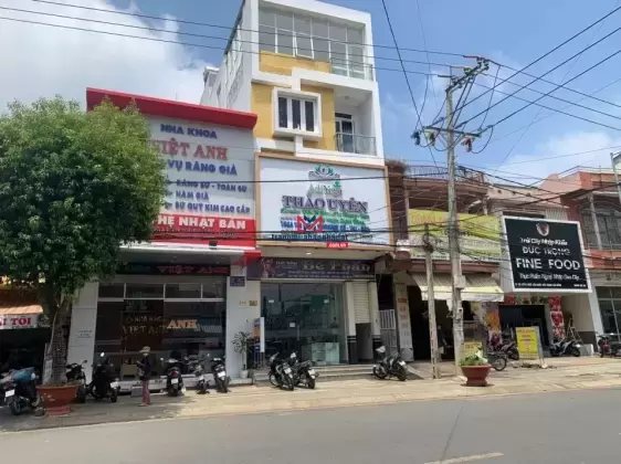 Bán nhà vị trí đắc địa đường Thống Nhất