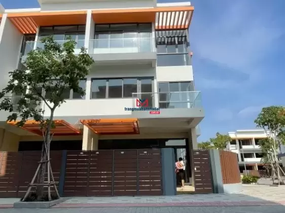 Cần bán nhanh căn nhà phố cao cấp 1 trệt 1 2 lầu Elite Life
