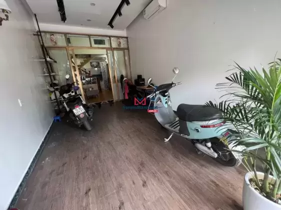 Nhà 4 tầng lô góc đường Đà Nẵng Ngô Quyền