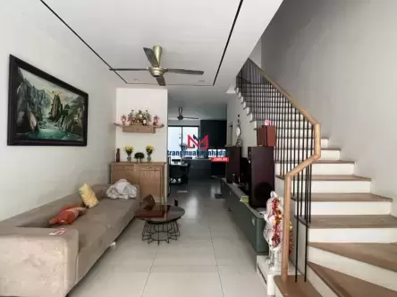 Nhà trệt 2 lầu 1 đường GS2 khu BigC Go Dĩ An