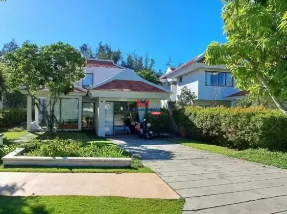 Bán căn villa view nhìn ra biển full nội thất sổ hồng