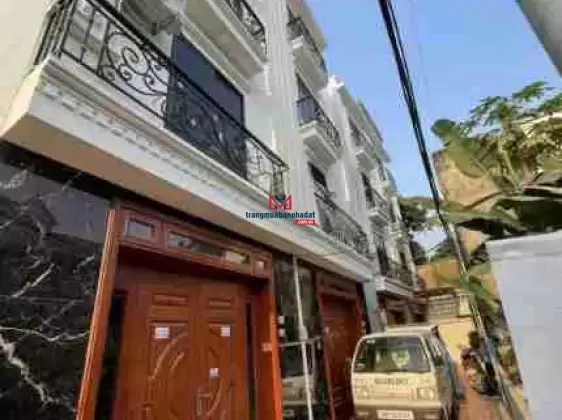 Bán nhà thị trấn Chúc Sơn 34m2 giá 2 tỷ 250tr ô tô ngay cạnh nhà, khu vực tiện ích nhà không lỗi gì