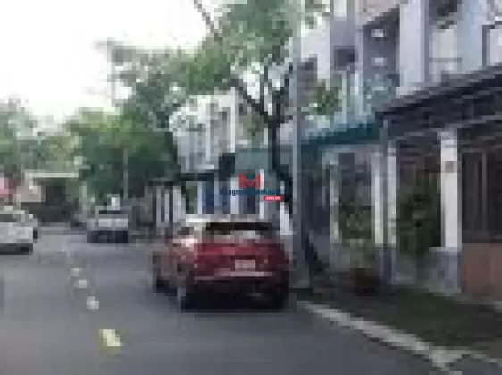 Bán nhà phố trệt 2 lầu trung tâm Phú Lợi