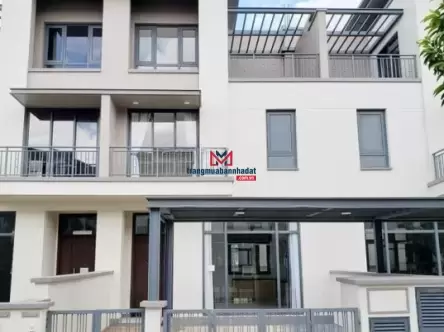 Small Townhouse Swan Park 1A