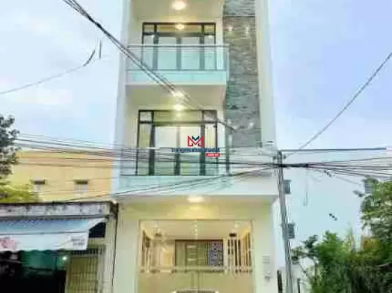Bán nhà 3 lầu có thang máy DT 5 x 18. DTSD 360m2 sổ hồng hoàn công giá rẻ nhất Cần Thơ