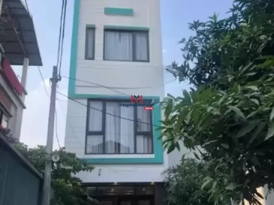 Rẻ nhất phố Trạm Quận Long Biên - diện tích 83m2 5 tầng sân cổng 16m2 sử dụng riêng - chỉ 8tỷ6