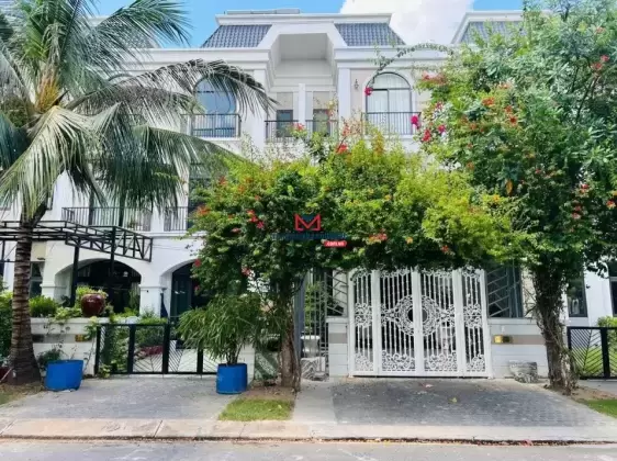 Cần bán gấp nhà 1 trệt 2 lầu 5x20m, P6, TP Tân An, mặt tiền Hùng Vương