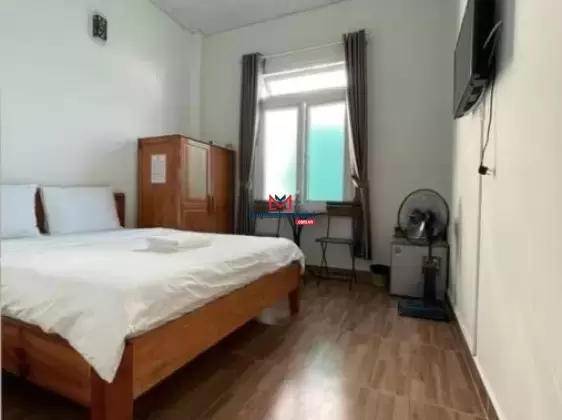 Khách sạn đường Đoàn Thị Điểm, ra chợ đêm, hồ Xuân Hương chỉ mất 3 phút - giảm còn 6,5 tỷ