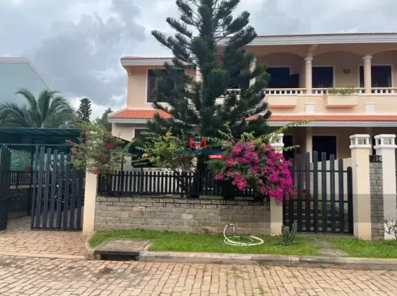 Bán 244m2 biệt thự Mũi Né Domaine view biển view công viên