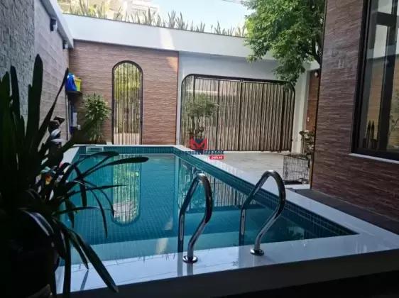 Bán biệt thự có hồ bơi duy nhất trung tâm phố, Phước Tân, Nha Trang