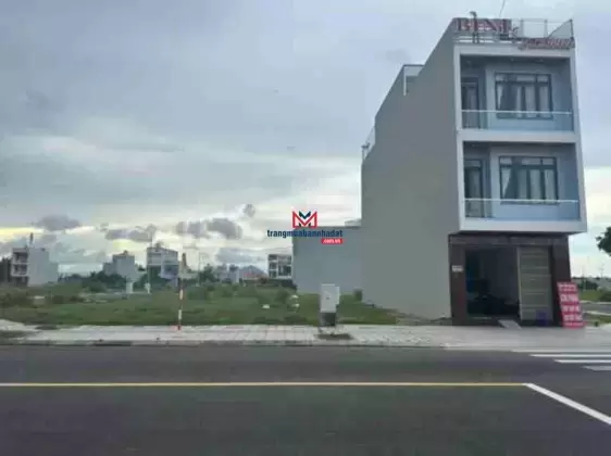 Sổ hồng chính chủ bán đất thổ cư 100m2 cạnh sân bay