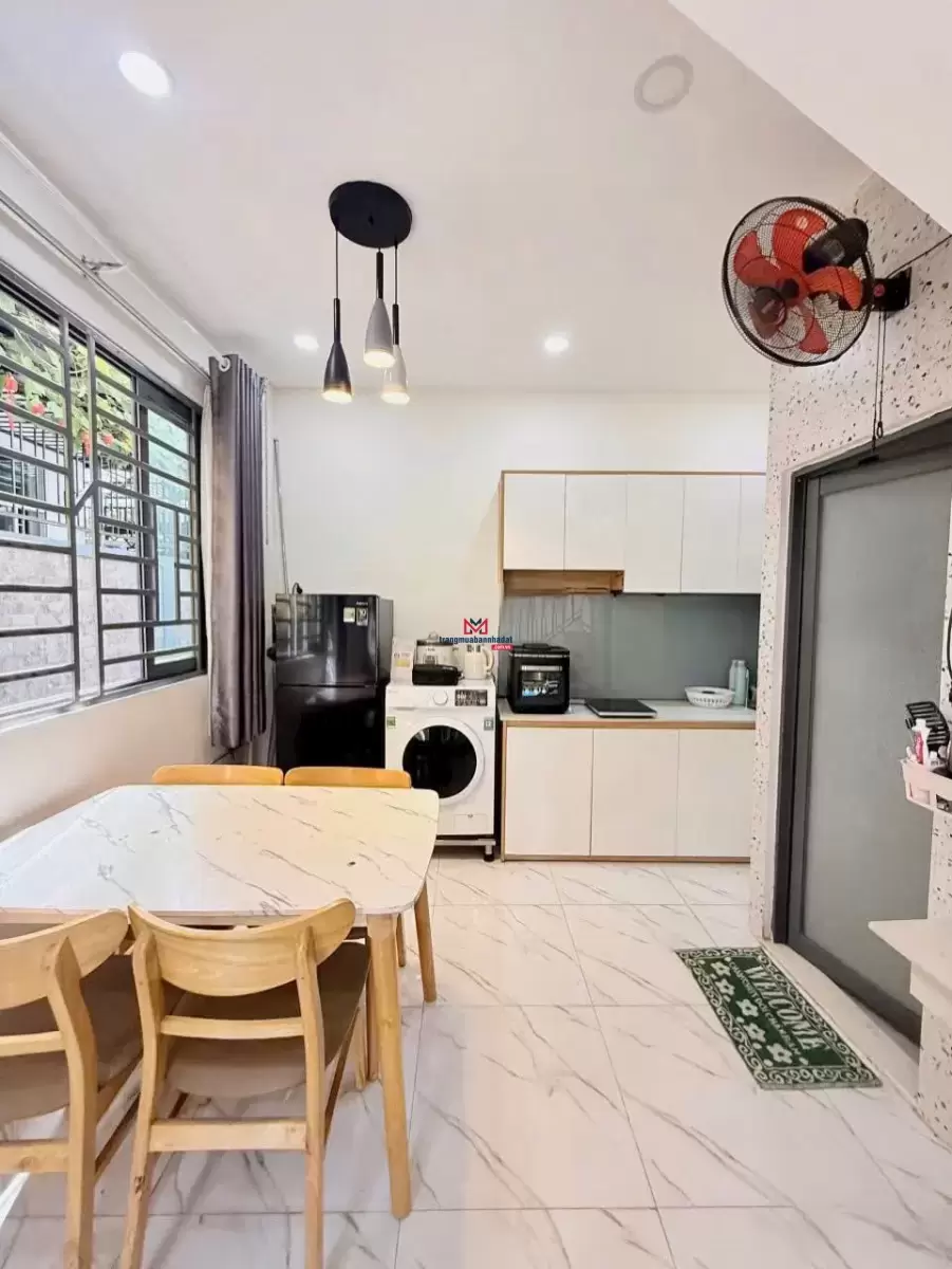classifieds/2025_05/tuan_3/q3-2.jpg