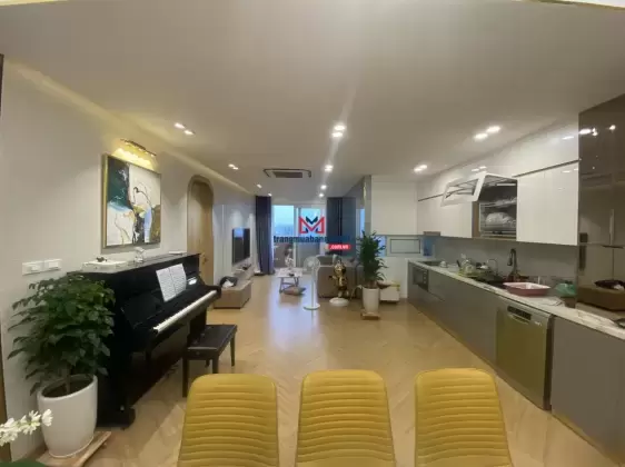 Bán căn hộ TT Chùa Bộc, tầng 2, DTSD 100m2, 3PN, 2WC, nhà đẹp, BC Đông Nam, rất mát, giá 4,25 tỷ