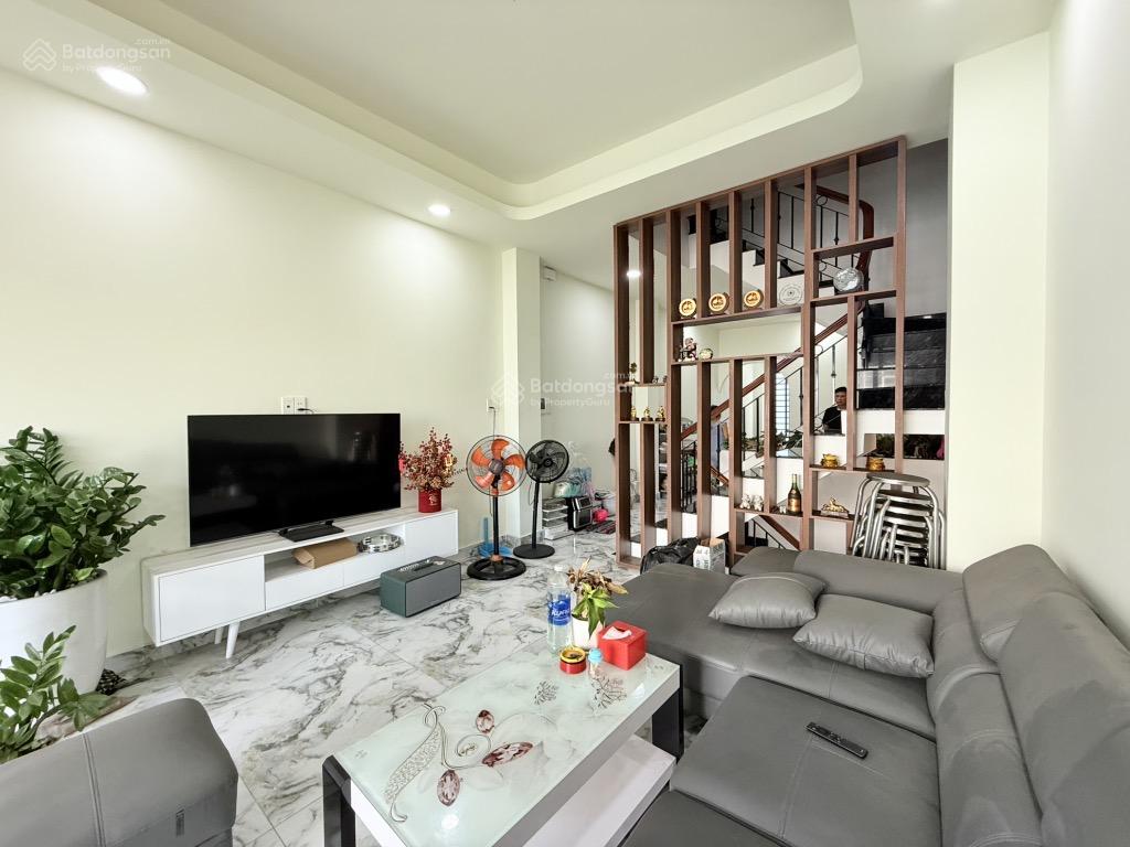 Bán Nhà Mặt Tiền 5 Tầng Lầu Đường Phan Văn Trị